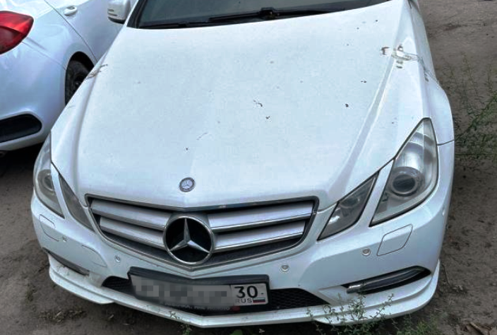 После ареста астраханскими приставами машины бизнес-класса недобросовестный ИП быстро нашел деньги на погашение долга