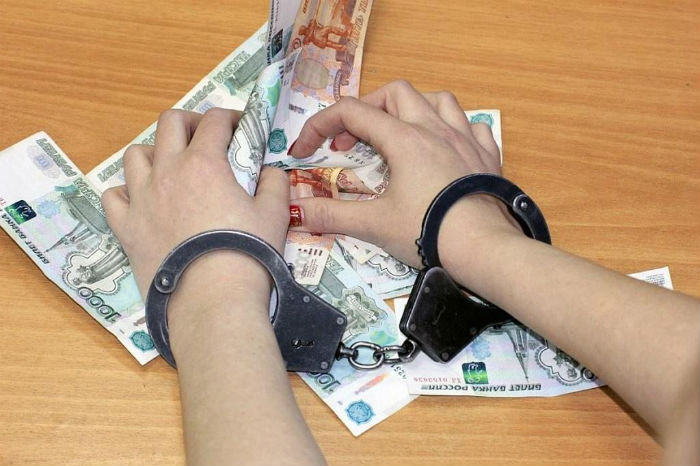 Бухгалтера управляющей компании в Астрахани будут судить за присвоение денег