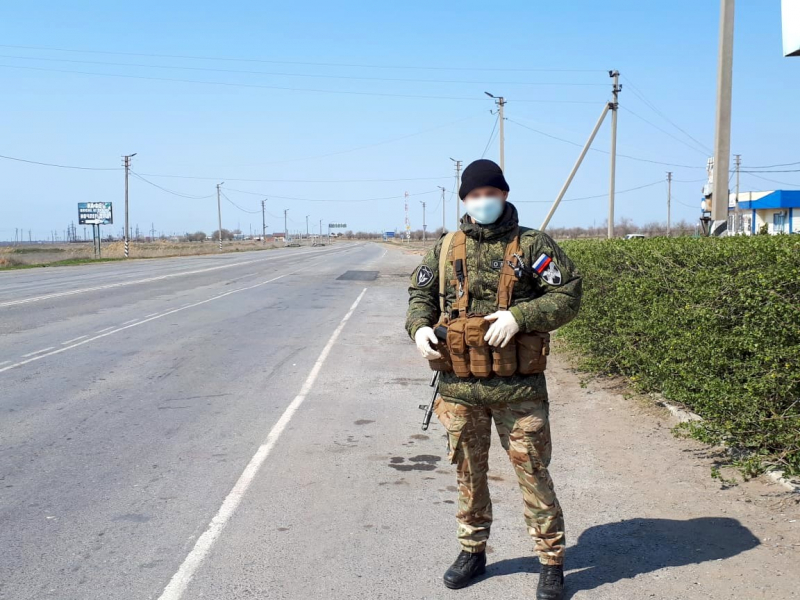 Полиция Астрахани следит за порядком в больницах и обсервациях