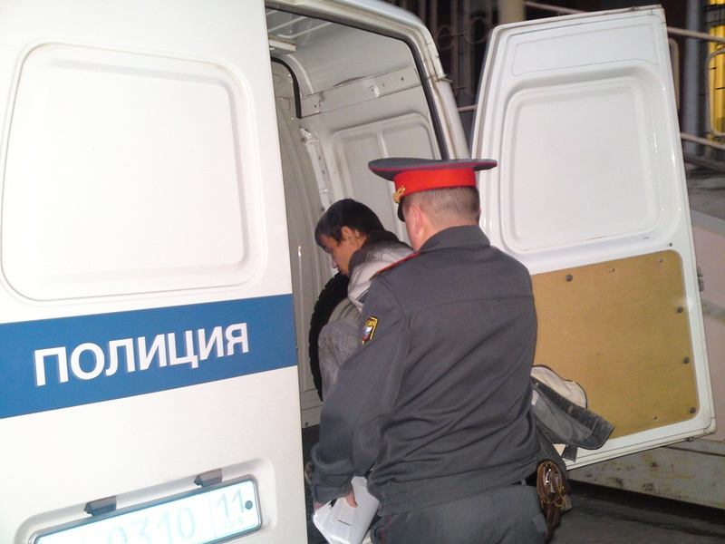 В Астрахани полицейские уговорили грабителя вернуться на место преступления