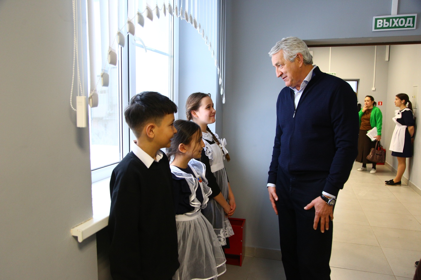 Новые объекты и забота о жителях: Леонид Огуль проинспектировал социальную инфраструктуру Приволжского района