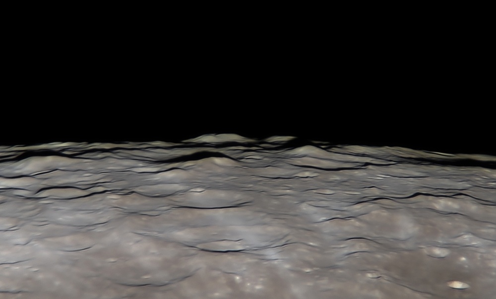 Астраханец сфотографировал поверхность луны. Впечатляющие кадры