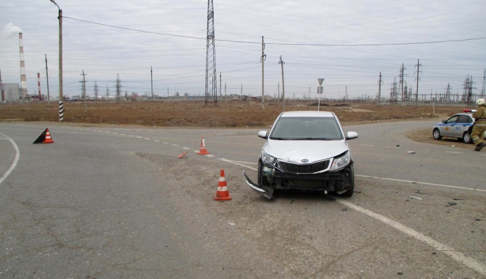 На астраханской трассе произошла серьезная авария со школьником