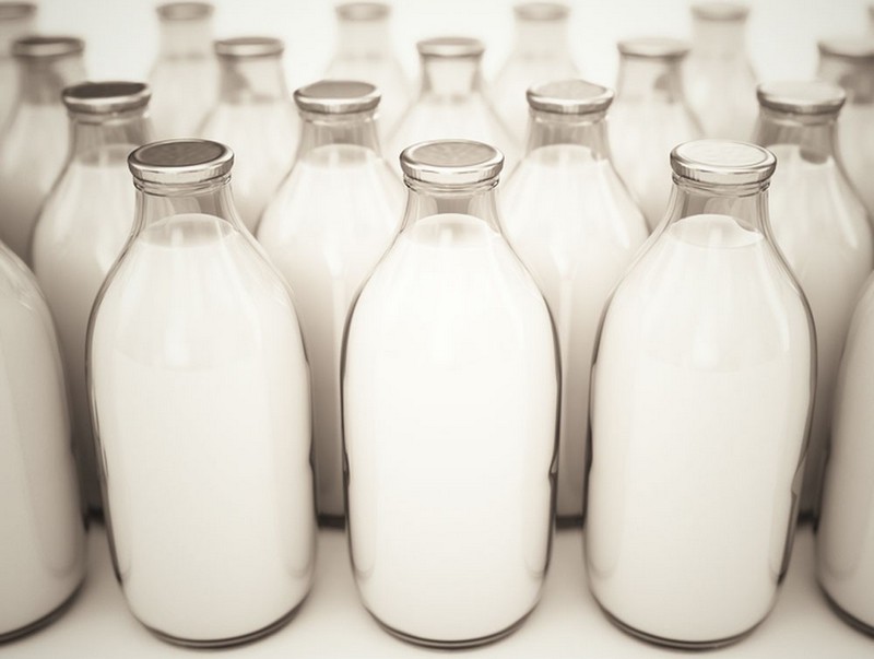 Поставщики подозрительного молока для астраханских детсадов пошли под суд