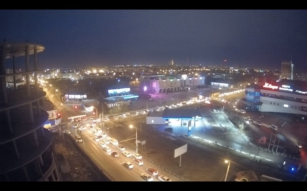 В Астрахани из-за крупного пожара образовалась многокилометровая пробка