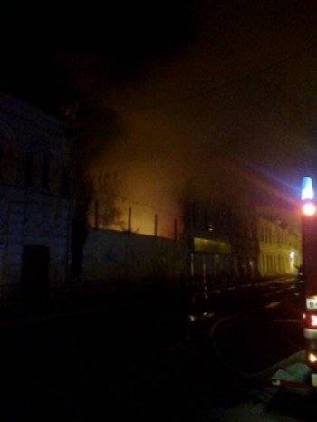 Ночью в Астрахани сгорел свадебный салон
