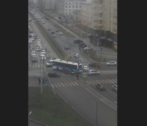 В Астрахани произошла сумбурная авария