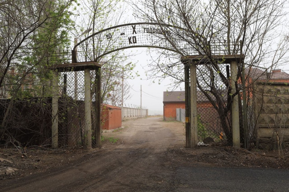 На Десятке в Астрахани куда-то делись ворота и арка 1927 года