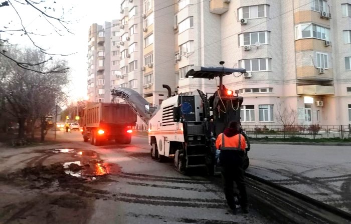 В Астрахани начались ремонтные работы на улице Чугунова
