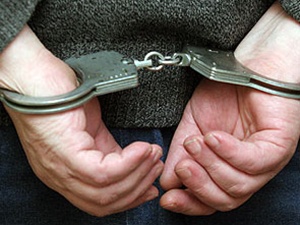 Пьяный астраханец отобрал планшет у школьника посреди улицы