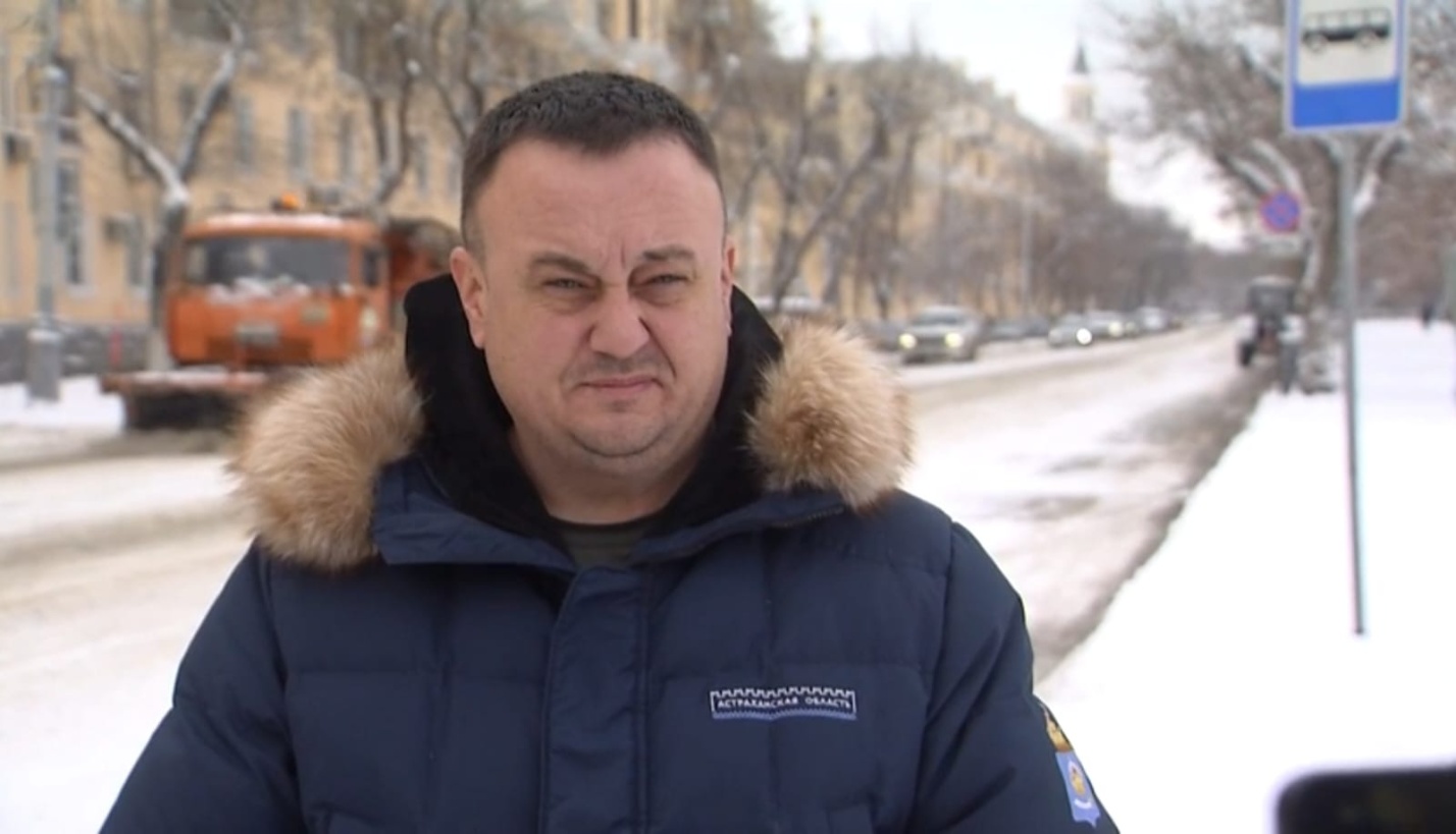 В Астрахани уборка снега будет идти круглосуточно до полной ликвидации