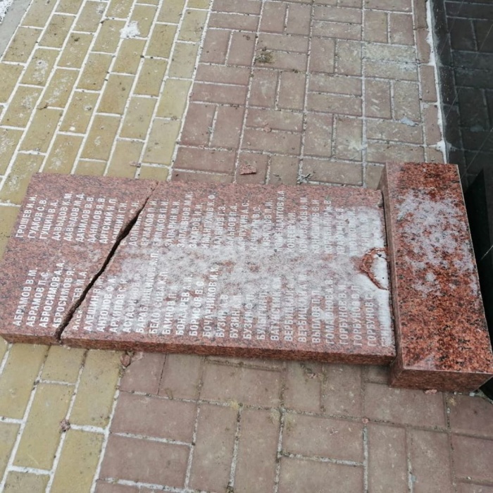 Отец малолетнего астраханского вандала ответил полиции за поступок сына