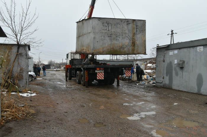 Более тысячи незаконных гаражей демонтировали в Астрахани