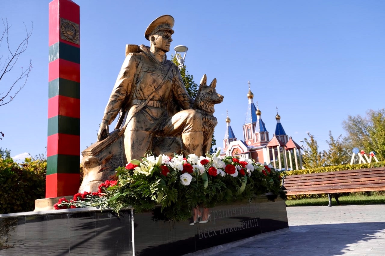 Памятник Пограничникам всех поколений открыли под Астраханью
