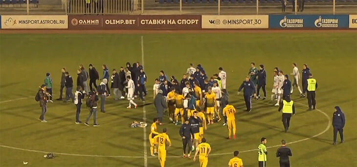 Дагестанские и астраханские футболисты подрались из-за чьей-то мамы