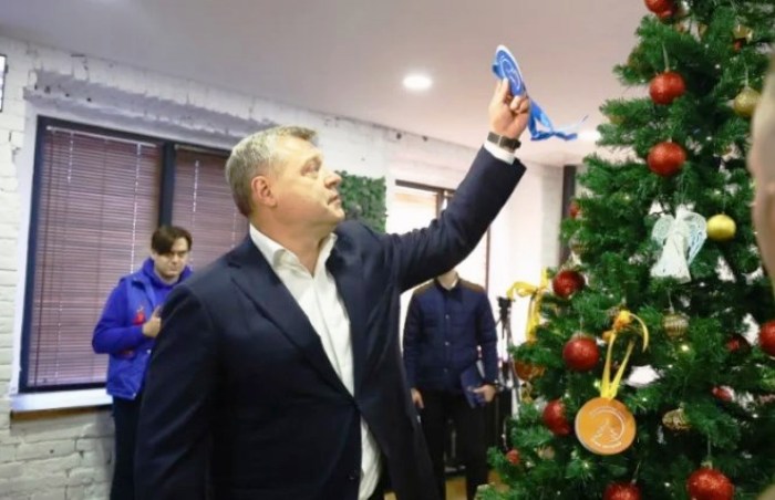 Астраханский губернатор: В новогодние праздники ни один ребенок не должен остаться без подарка