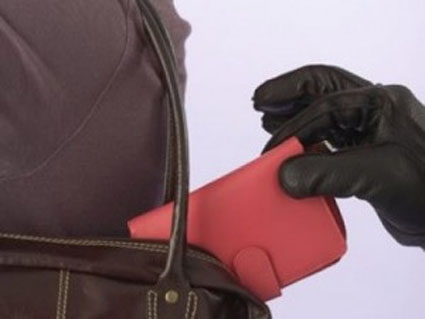 В выходные около 20 астраханцев стали жертвами воров-карманников