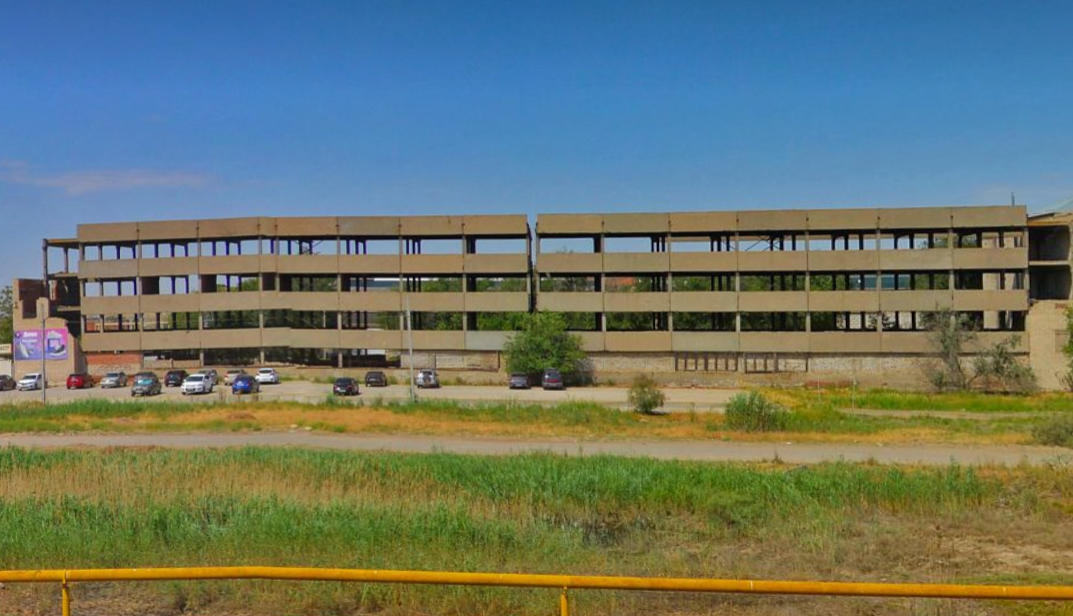 Два недостроя, изъятых по суду у собственников, выставили на продажу в Астрахани