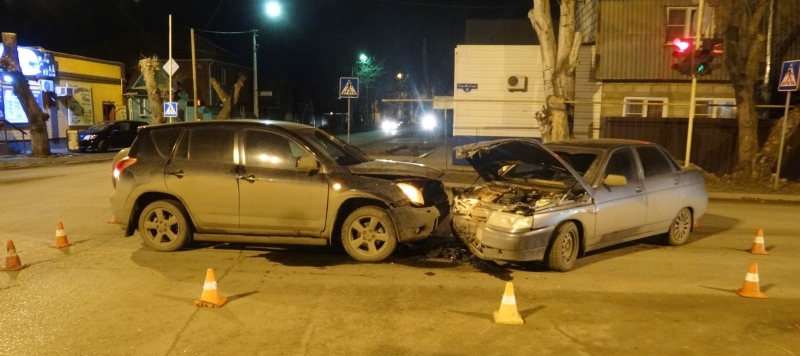 В Астрахани в ДТП пострадали три человека