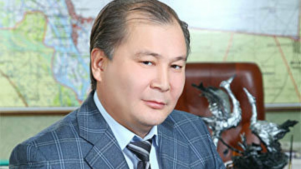Экс-главе Ахтубинска Аманге Нарузбаеву дали два года условно