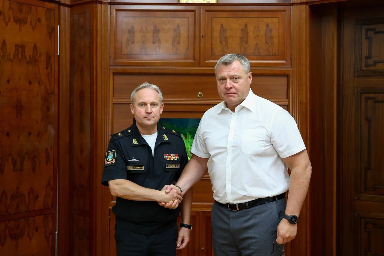 Астраханский губернатор провел рабочую встречу с командующим Каспийской флотилией