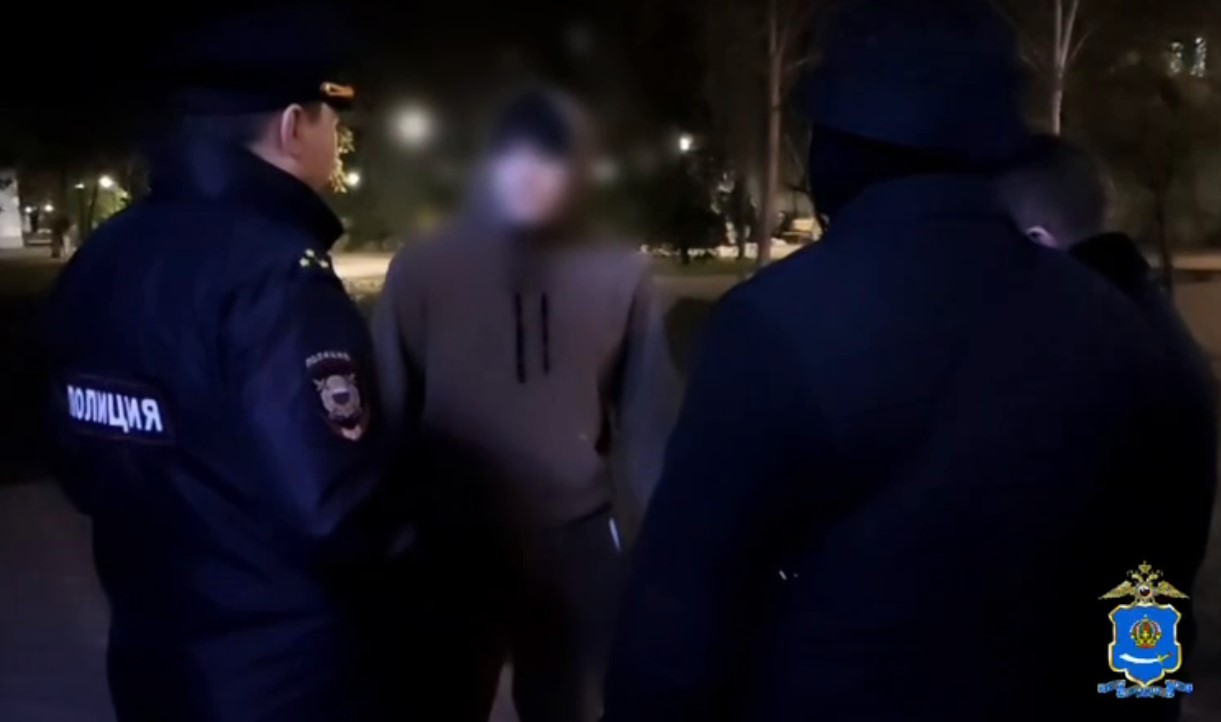 На ночных улицах Астрахани ловили подростков, в том числе нетрезвых