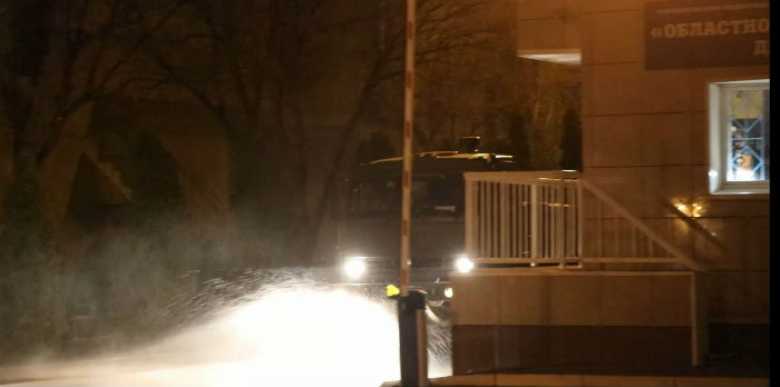 Видео ночной дезинфекции Астраханского онкодиспансера войсками химзащиты