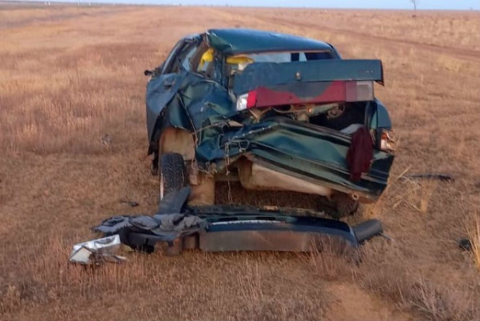 Утром в Астраханской области перевернулся ВАЗ, водитель без сознания