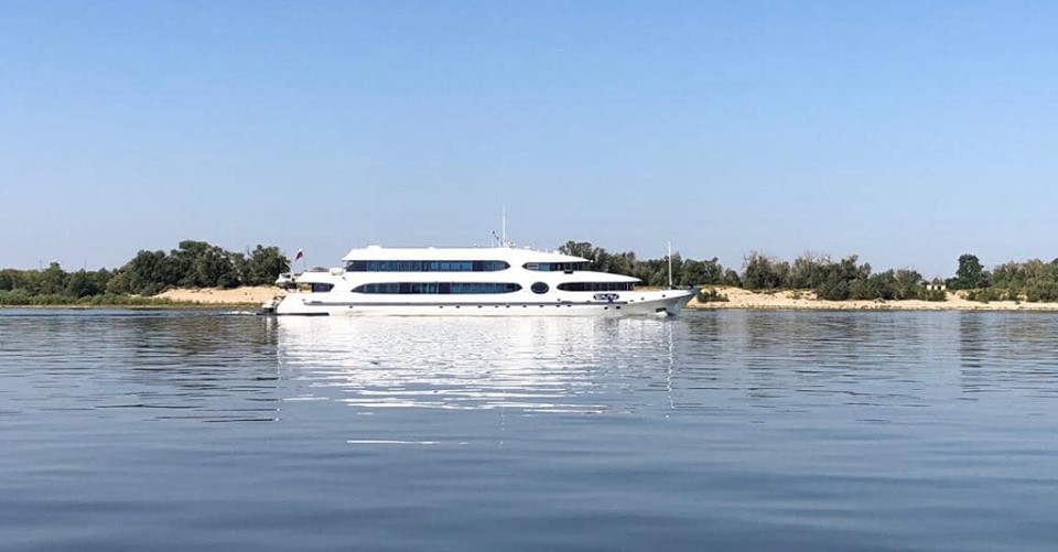Загадочный гость прибыл в Астрахань на мега-яхте за 750 тысяч рублей в сутки