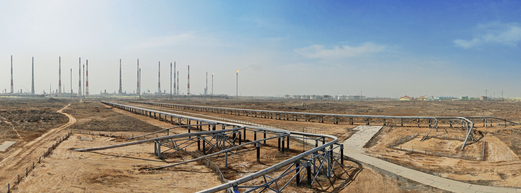 Газпром изучит возможность производства полиэтилена в Астрахани