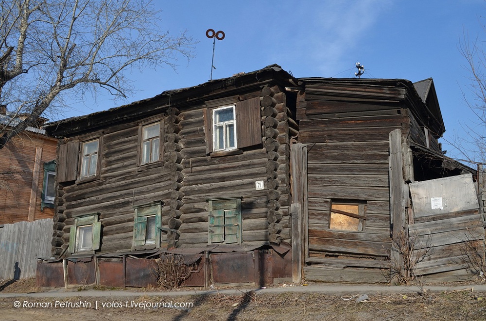 В Астрахани семья четыре года жила в признанной непригодной для жилья квартире