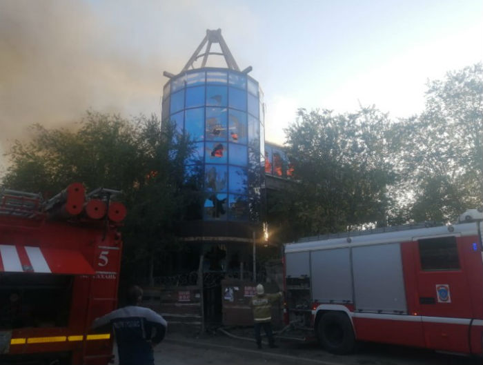В Астрахани в эти минуты тушат крупный пожар