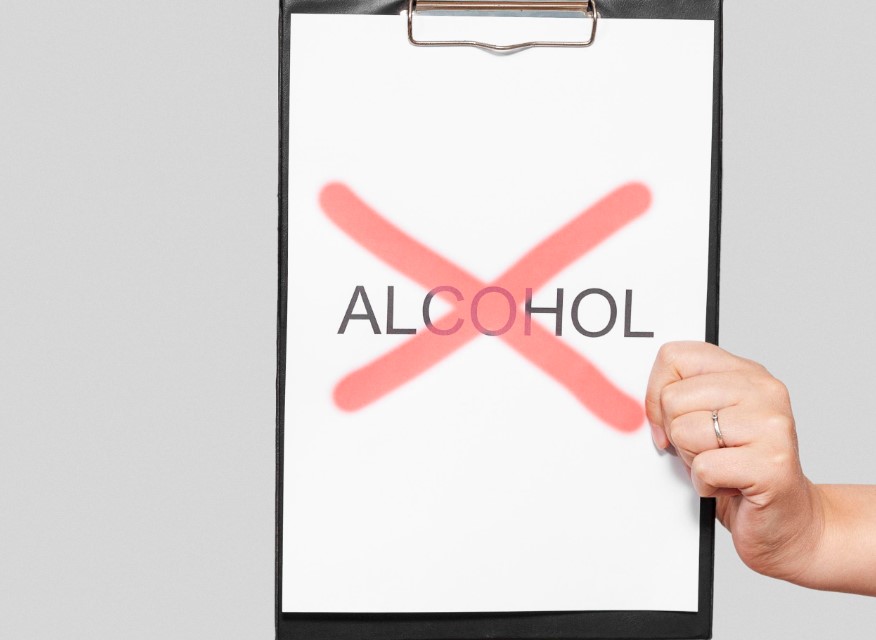 Продажу алкоголя ограничат в Астрахани на время празднования Дня Победы