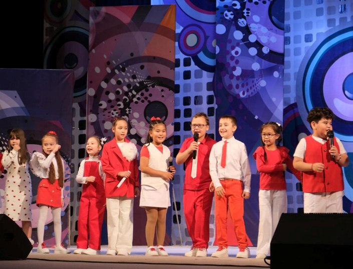 «Однажды в Стрелецком» нашлись «Ивангучи»: открылся  сезон лиги КВН «Астрахань. Школьная»