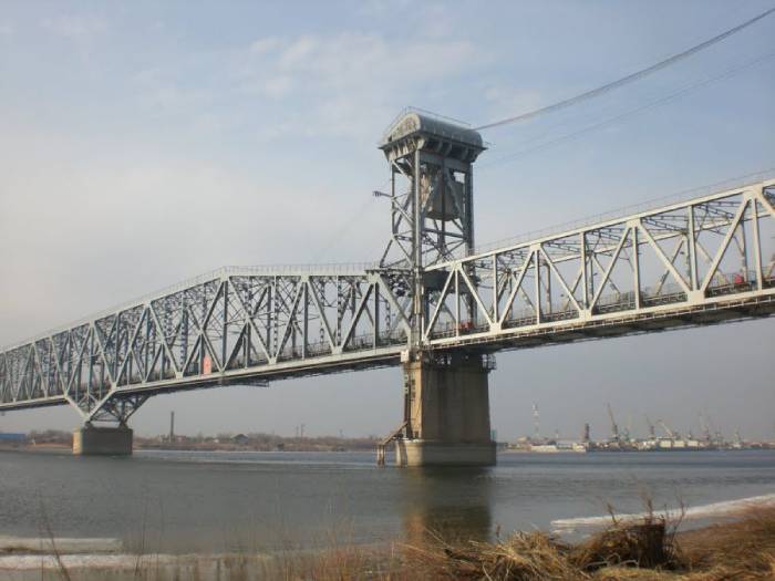 Завтра утром в Астрахани разведут Старый мост