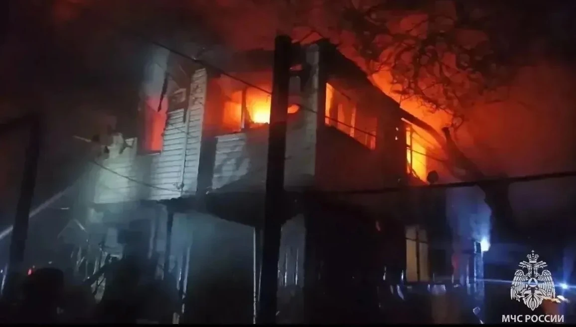 В ночном пожаре в Астрахани погибла семья