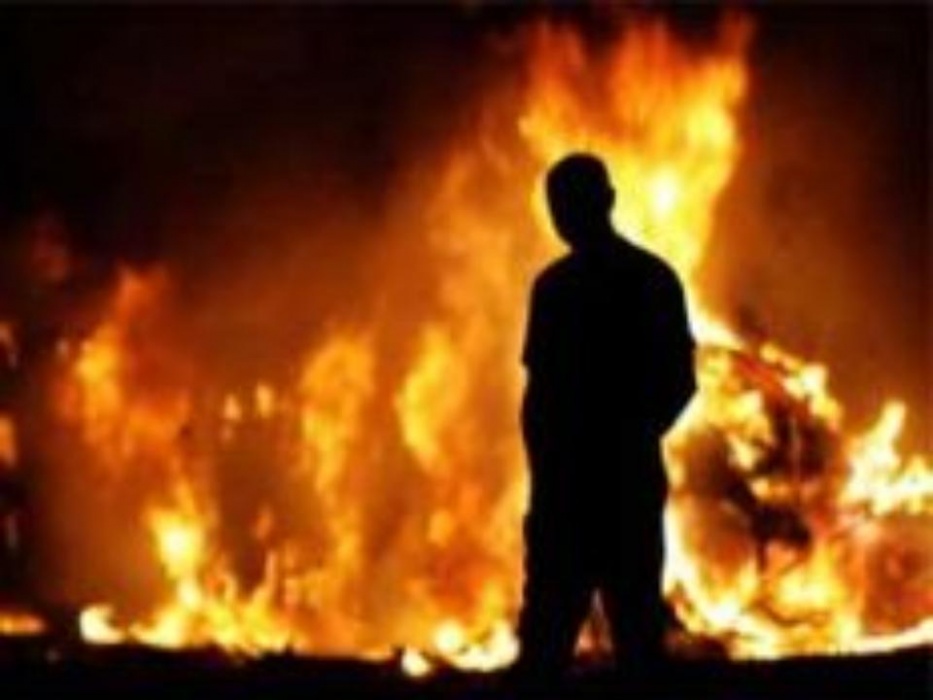 Бес попутал. Астраханец с помощью нижнего белья сжег дом своей бывшей