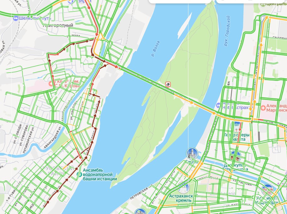 Пробка на Новом мосту в Астрахани рассосалась, на правобережье обострилась