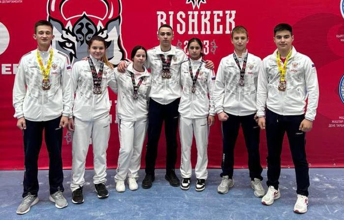 Астраханские гиревики выиграли пять медалей первенства Азии