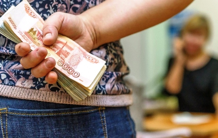 В центре Астрахани из шкафчика в салоне красоты похитили 4 700 000 рублей