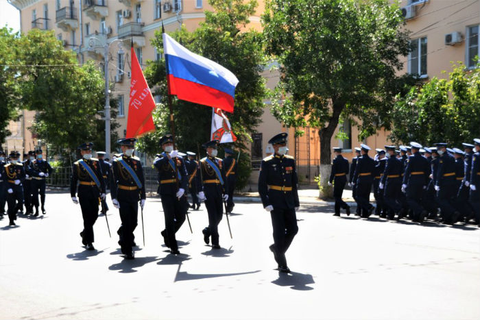 Кадры репетиции торжественного шествия гарнизона в Астрахани
