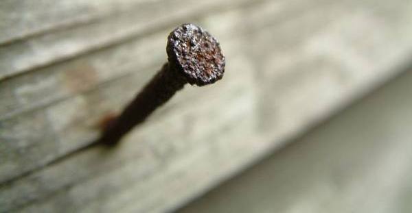 И никаких гвоздей: в Астрахани прокуратура разбирается с опасным детским садом