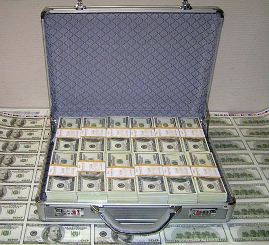 Директор астраханского филиала похитил у своего банка более миллиона долларов