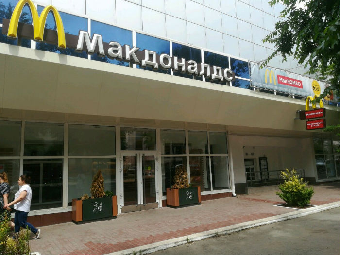 Посуду будут мыть теперь по-новому: астраханские кафе и рестораны откроются, но с соблюдением очень строгих правил