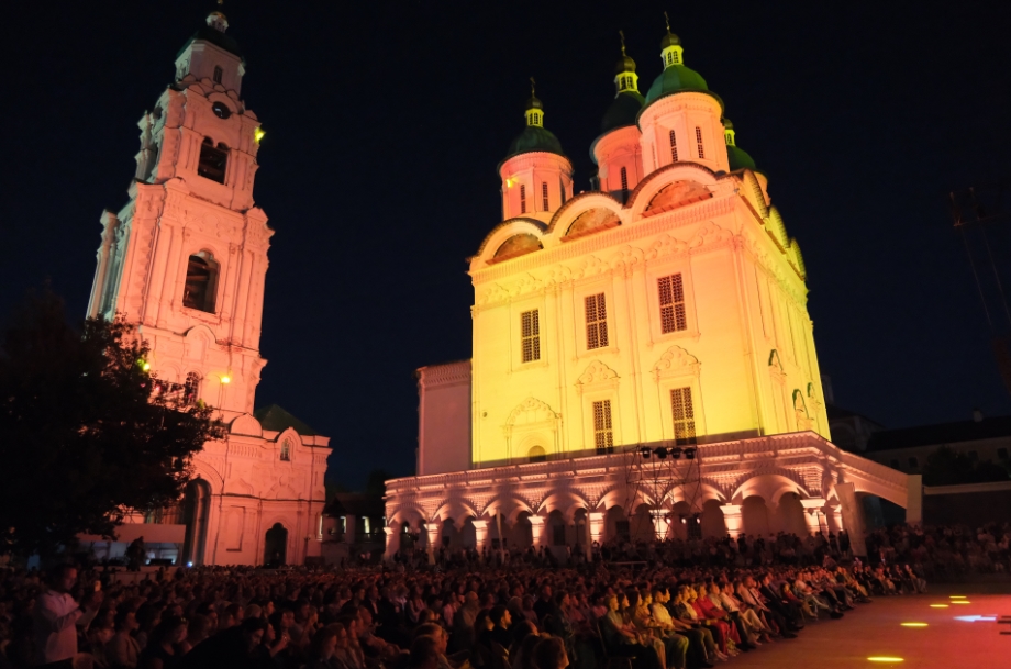Звезды мировой оперы в Астрахани – благодаря ЛУКОЙЛу