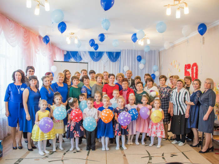 Камызякский детсад «Колокольчик» отметил День рождения