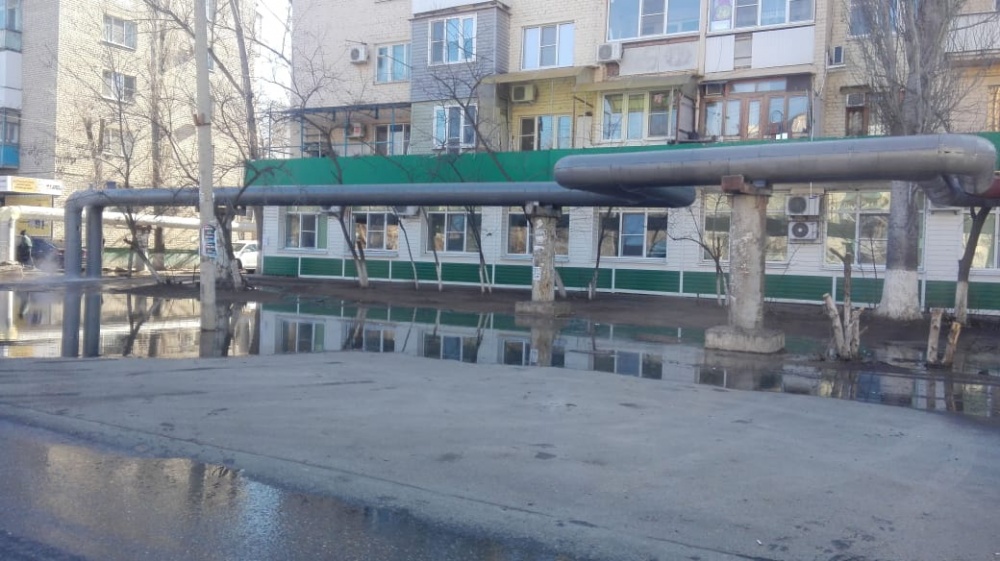 В Астрахани затопило Моздокскую улицу