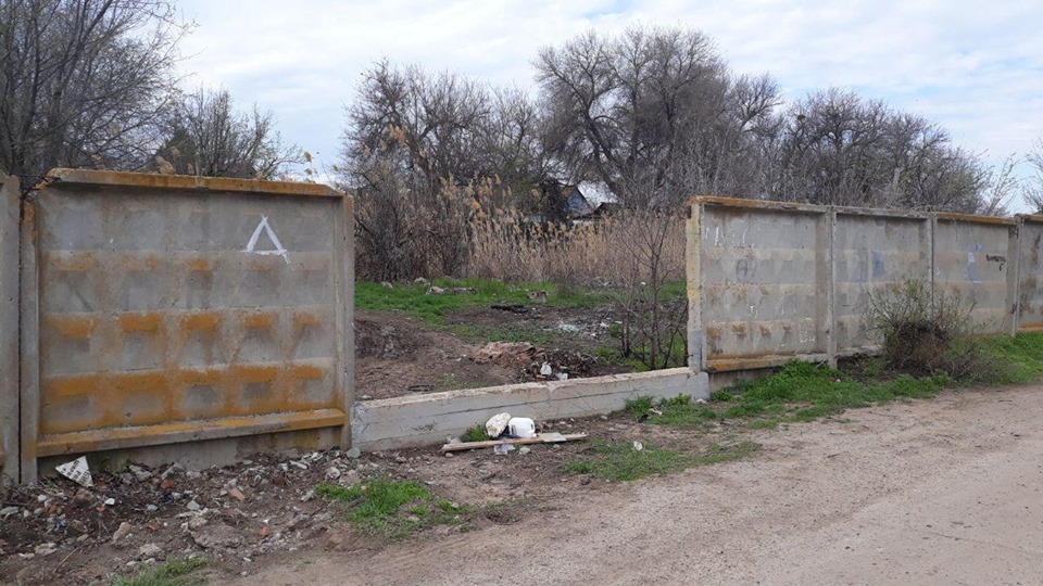 В Астрахани испортили мусульманское кладбище