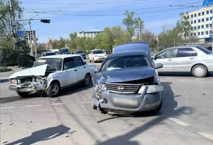 Трое детей оказались в больнице после ДТП в Астрахани
