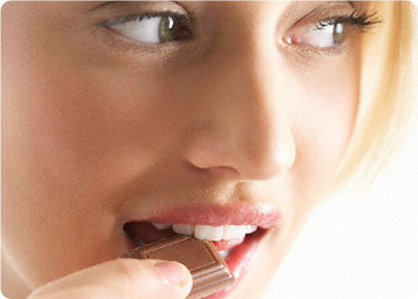 Астраханке грозит арест за съеденную шоколадку